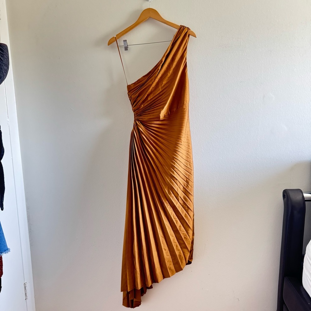 Dress Forum Copper One-Shoulder Asymmetric Pleated Midi Dress size Medium - Picture 4 of 8